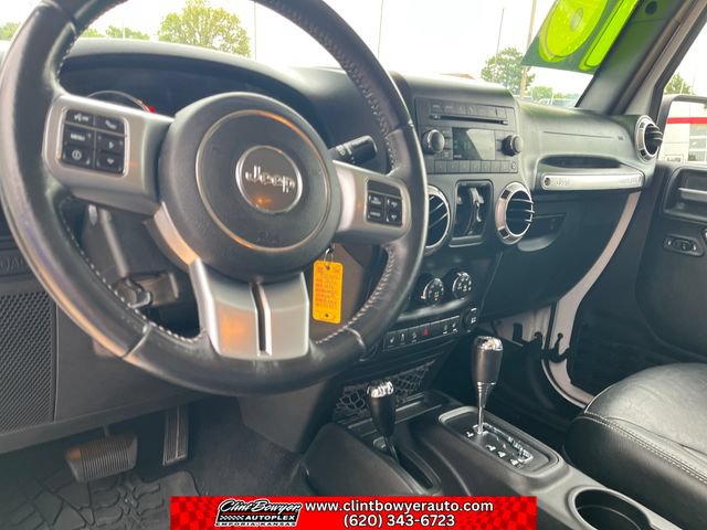 Used 2016 Jeep Wrangler Unlimited Rubicon AWD/4WD image 13
