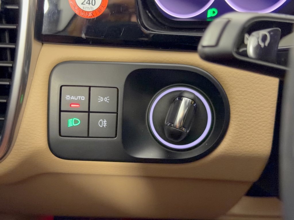 Certified 2022 Porsche Cayenne AWD/4WD image 20