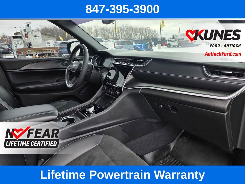 Used 2024 Jeep Grand Cherokee L Altitude image 32