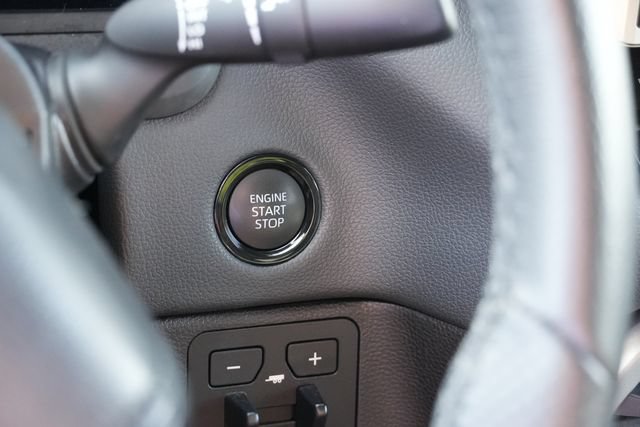 Used 2025 Toyota Tundra Limited AWD/4WD image 27