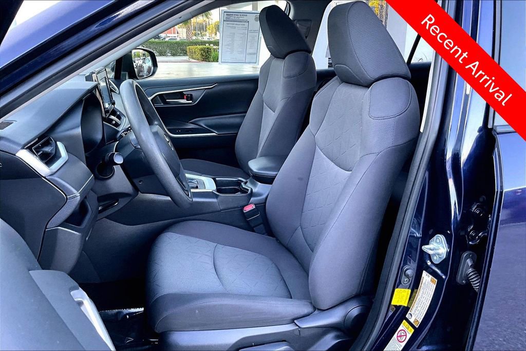 Used 2019 Toyota RAV4 XLE w/ All Weather Liner Package FWD image 21