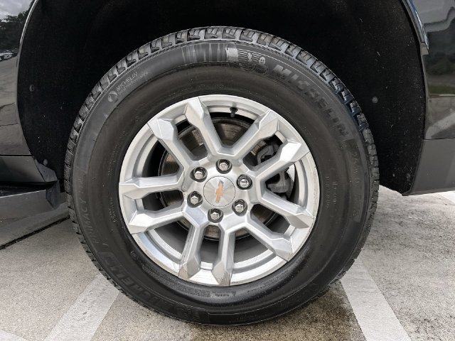 Used 2024 Chevrolet Suburban LS RWD image 11