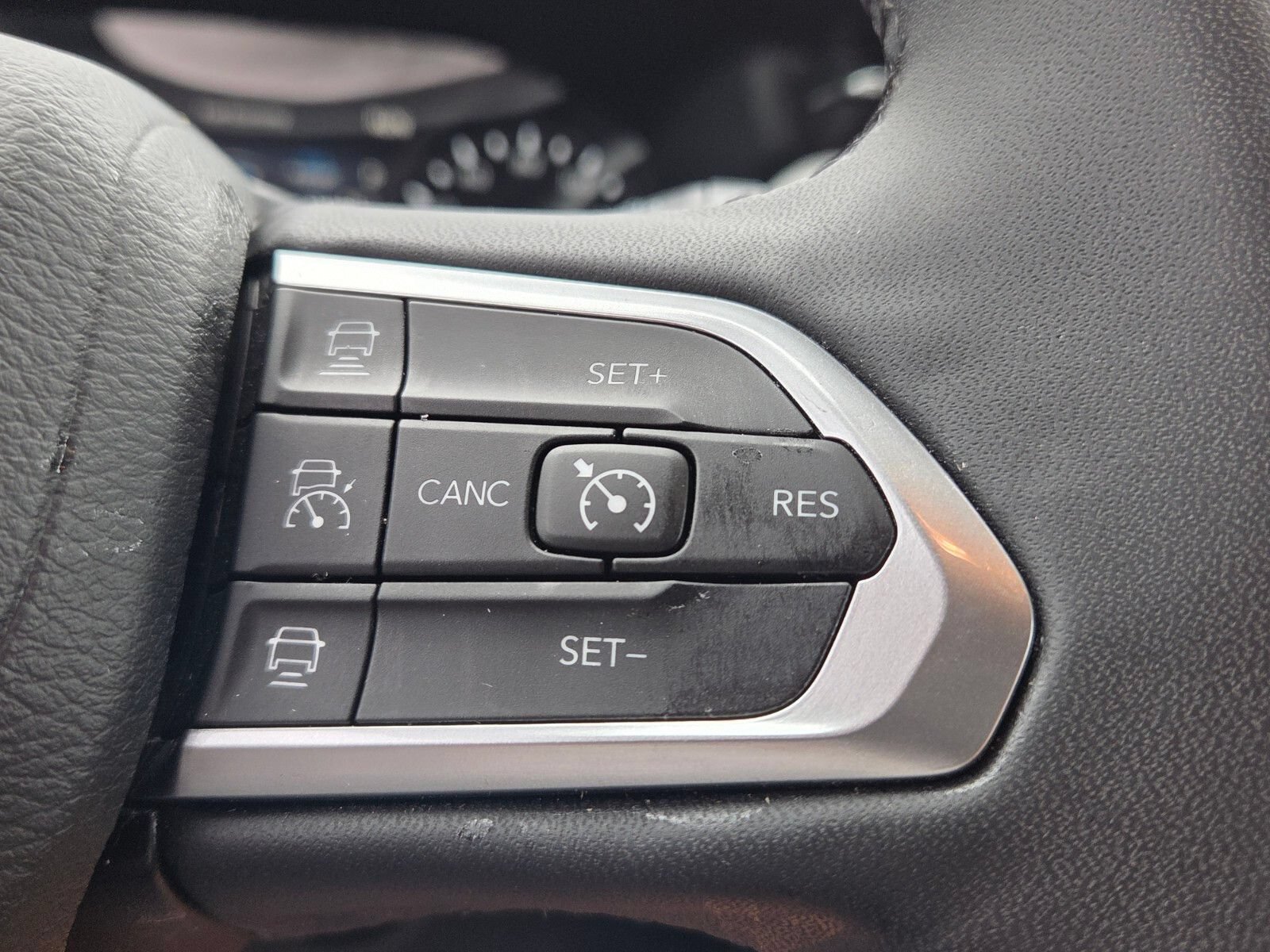 Used 2025 Jeep Compass Limited AWD/4WD image 26