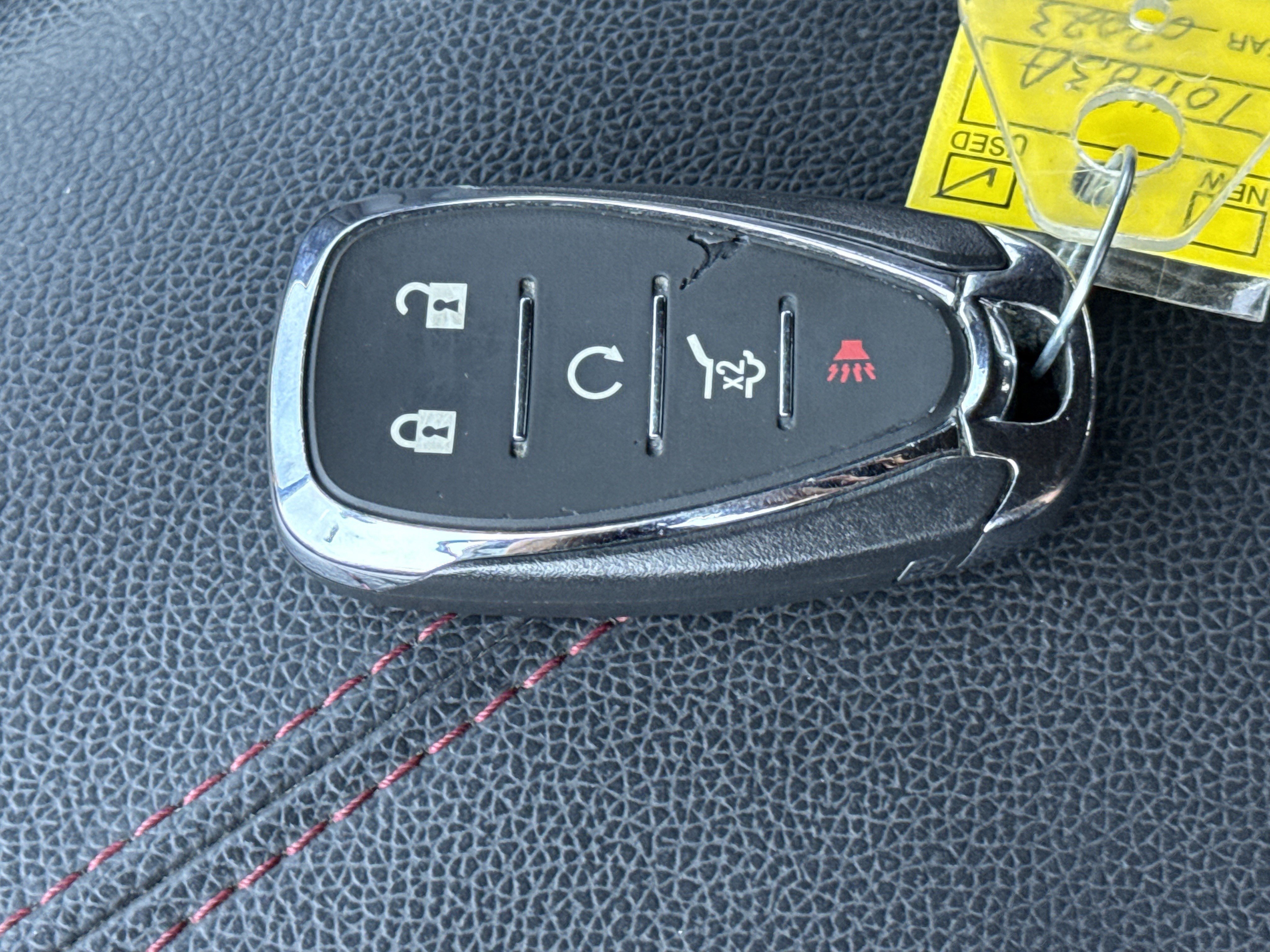 Used 2023 Chevrolet Equinox RS w/ RS Leather Package FWD image 2