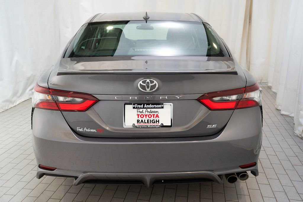 Used 2023 Toyota Camry SE FWD image 4
