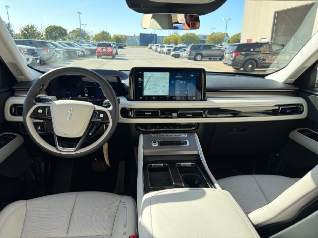 New 2027 Lincoln Aviator AWD image 18