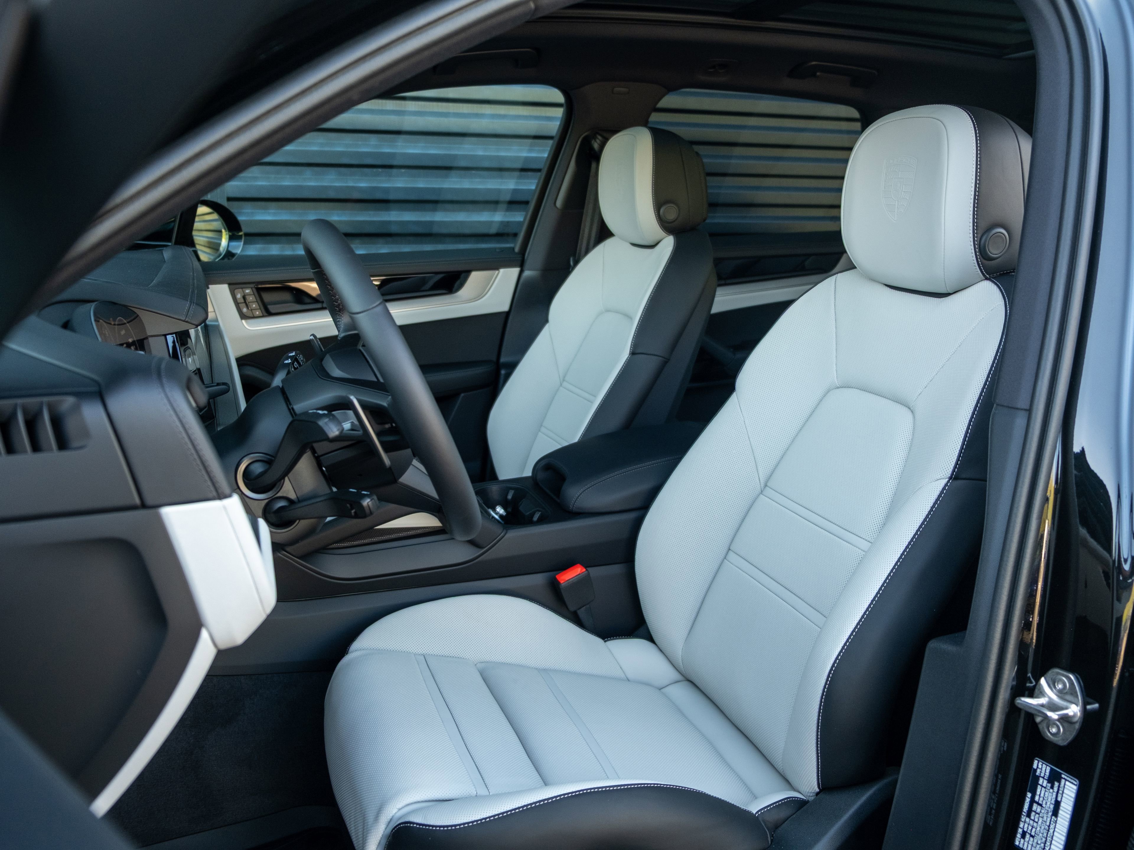 New 2026 Porsche Cayenne AWD/4WD image 5