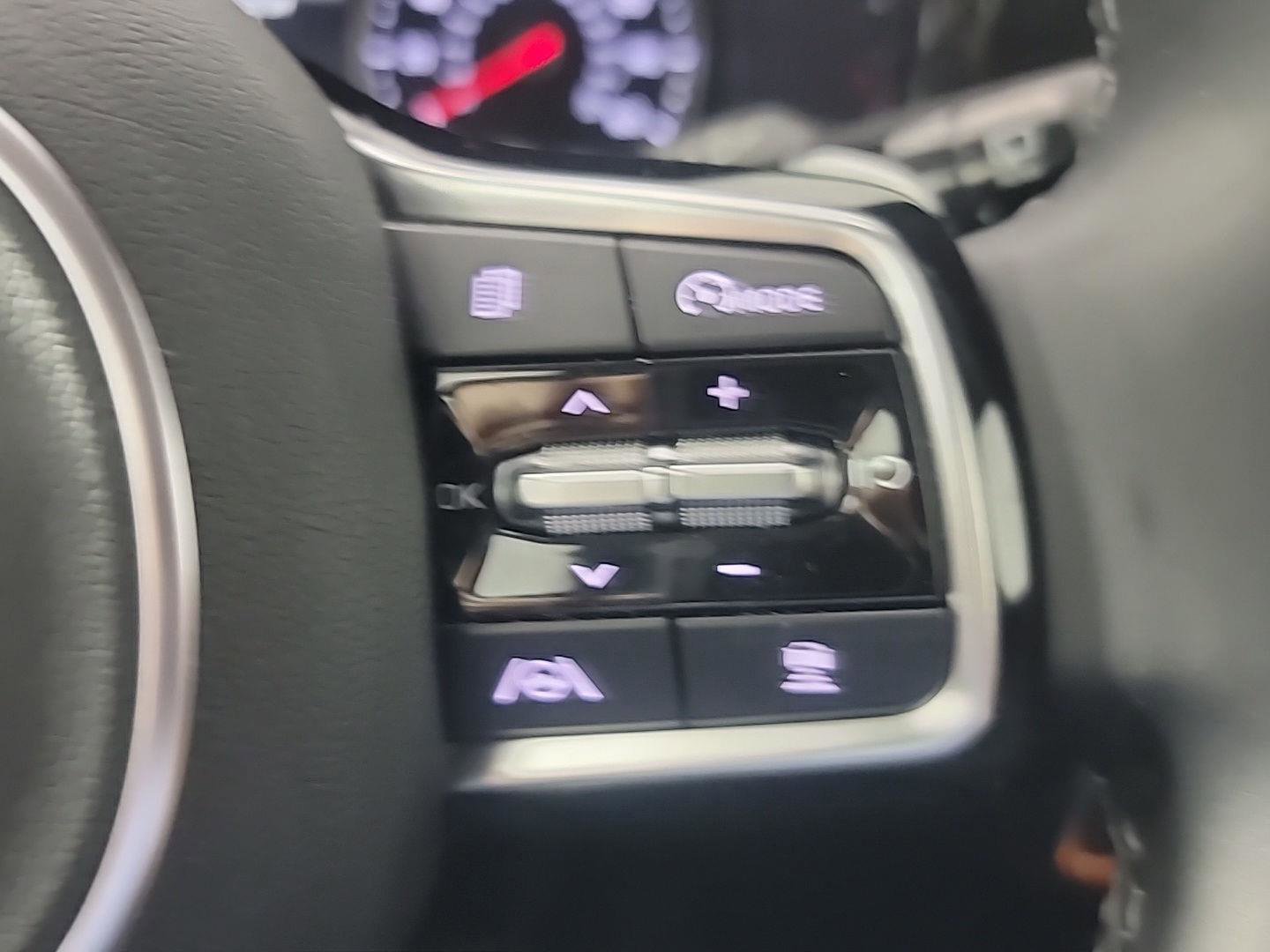 Used 2023 Kia Sorento EX AWD/4WD image 26