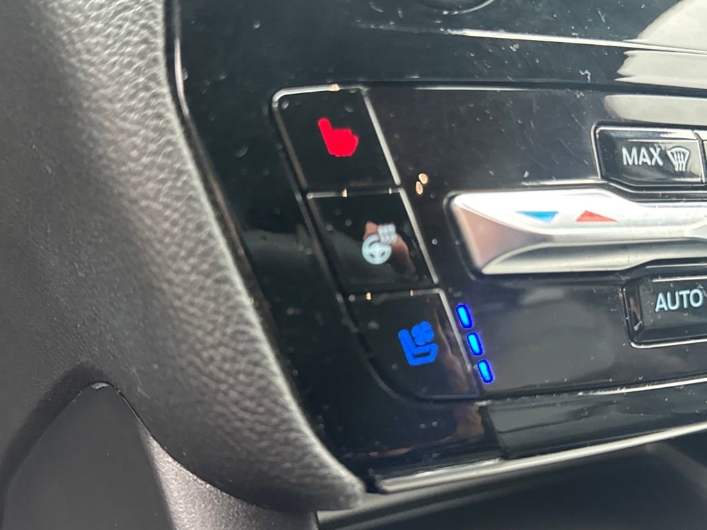 Used 2022 Ford Explorer Limited image 23