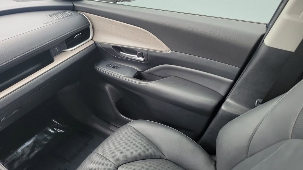 Certified 2024 Toyota Grand Highlander Platinum AWD/4WD image 13