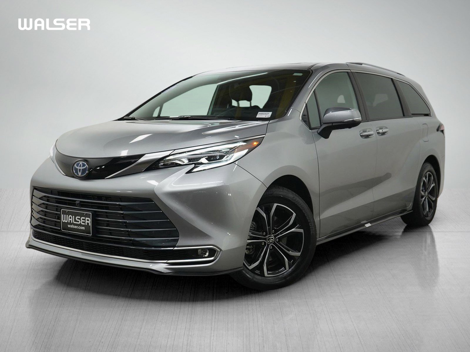 Used 2025 Toyota Sienna Platinum