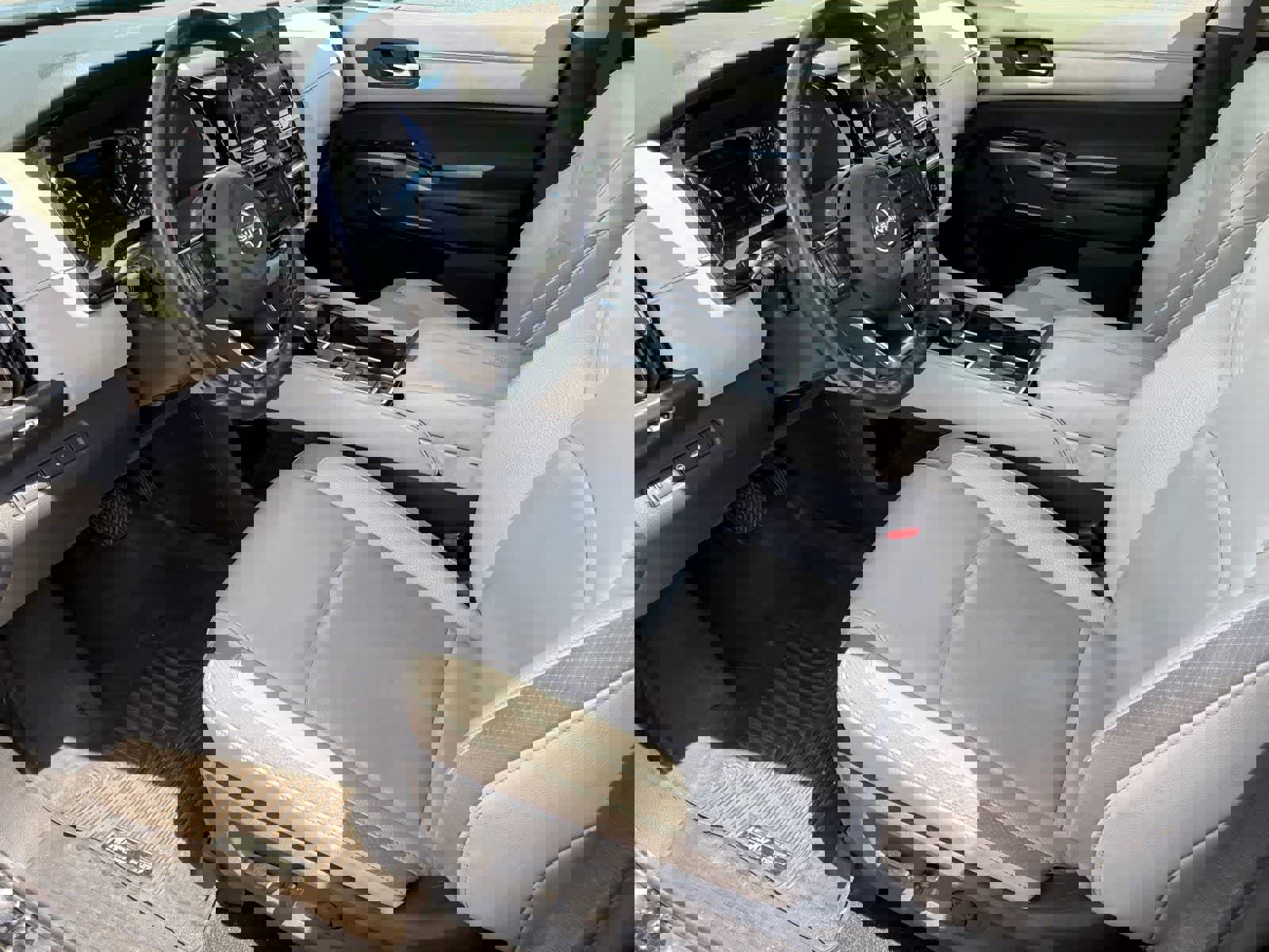 Used 2022 Nissan Pathfinder SL FWD image 17