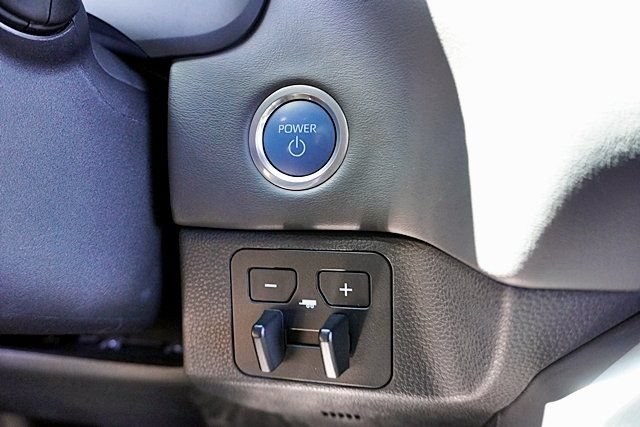 Used 2023 Toyota Sequoia Platinum AWD/4WD image 45