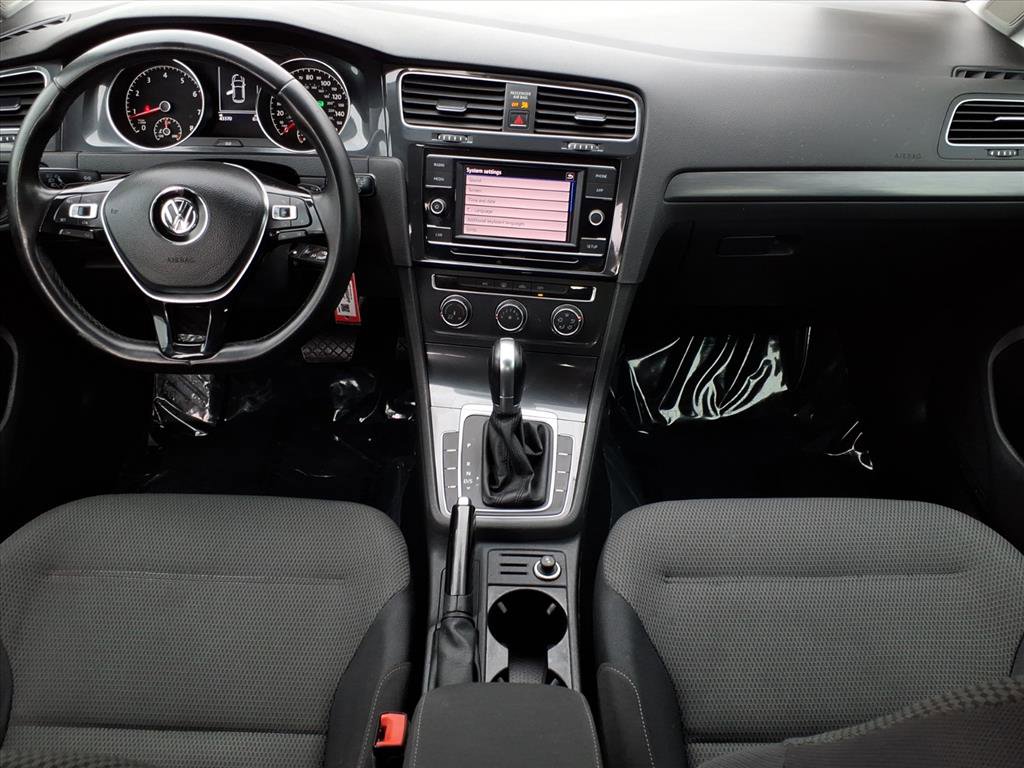Used 2018 Volkswagen Golf S image 22
