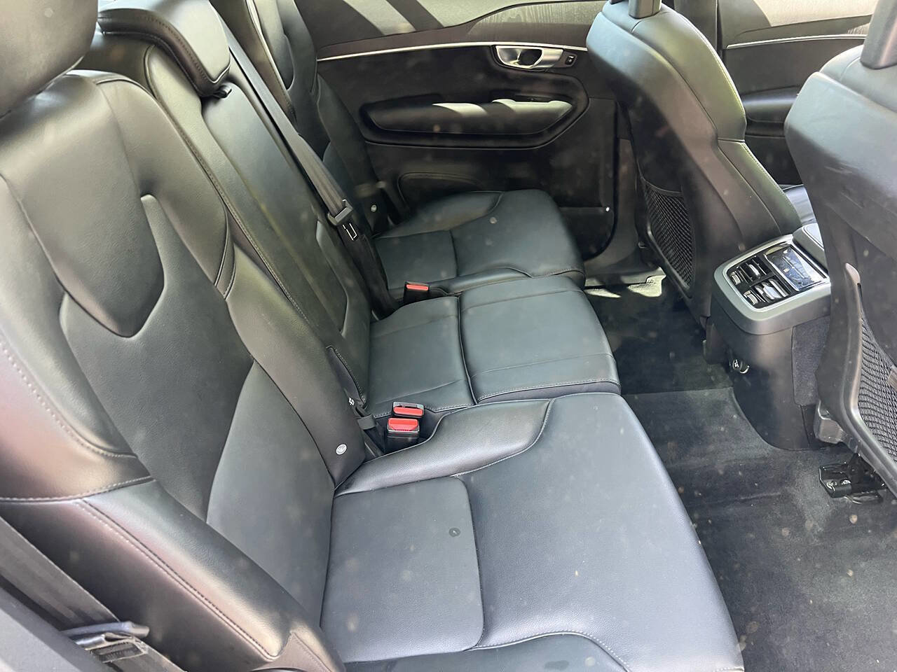 Used 2020 Volvo XC90 T5 Momentum w/ Protection Package Premier image 16