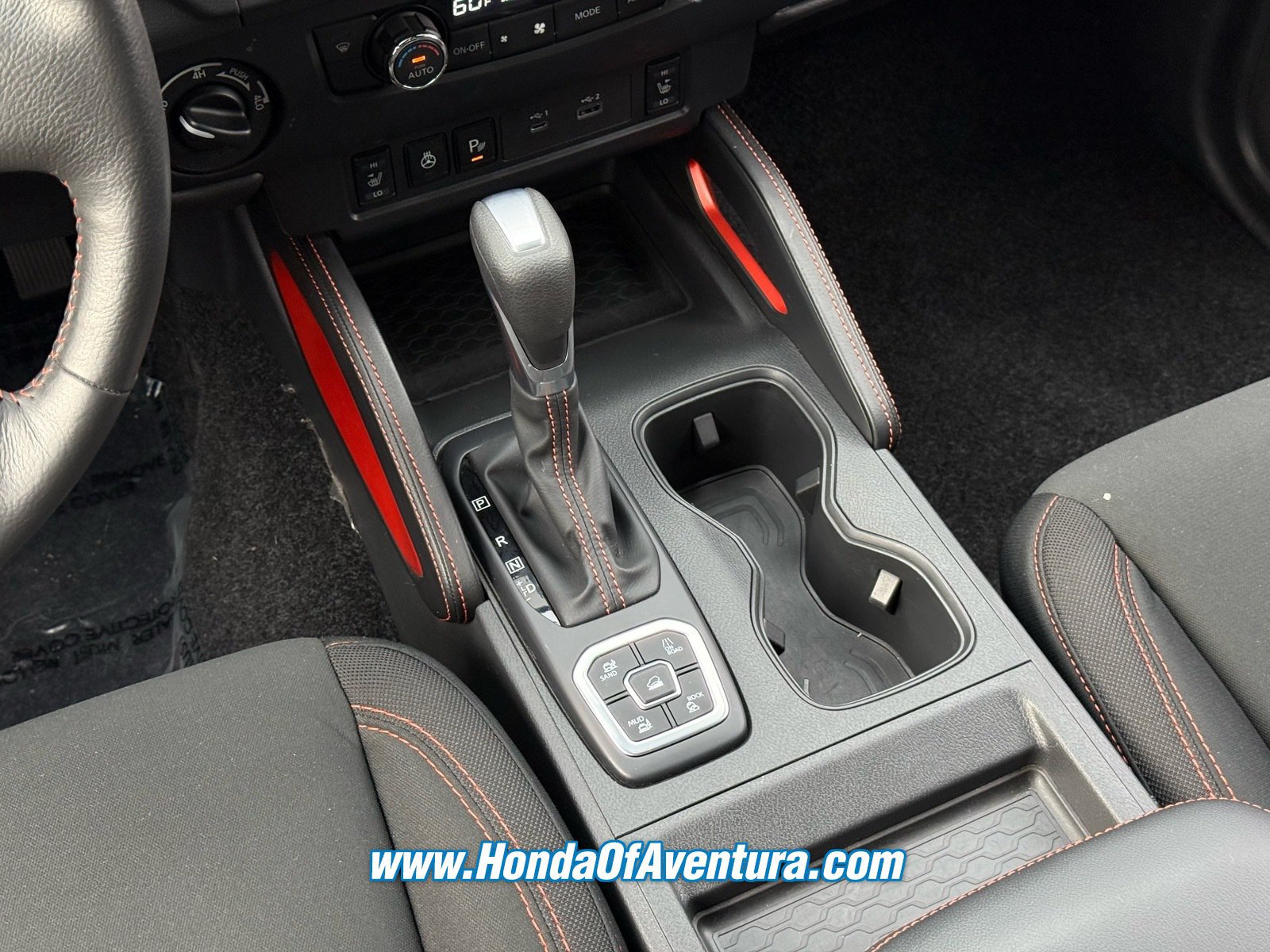 Used 2026 Nissan Frontier PRO-4X AWD/4WD image 16