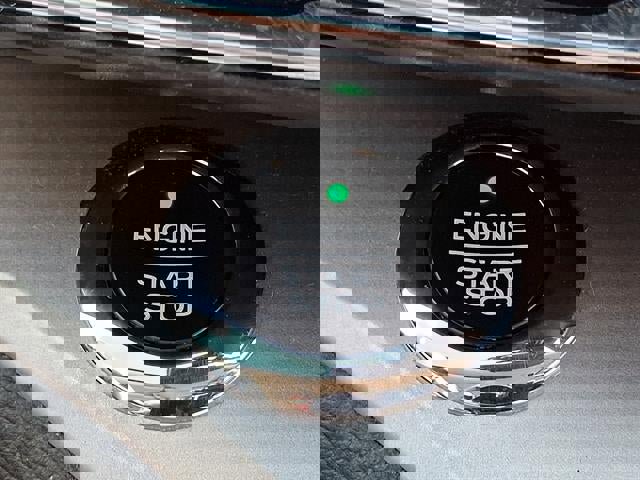 Used 2021 Ford Explorer XLT w/ Equipment Group 202A image 25