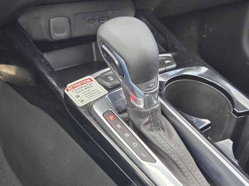 Used 2025 Chevrolet Trax LT w/ LT Convenience Package FWD image 22