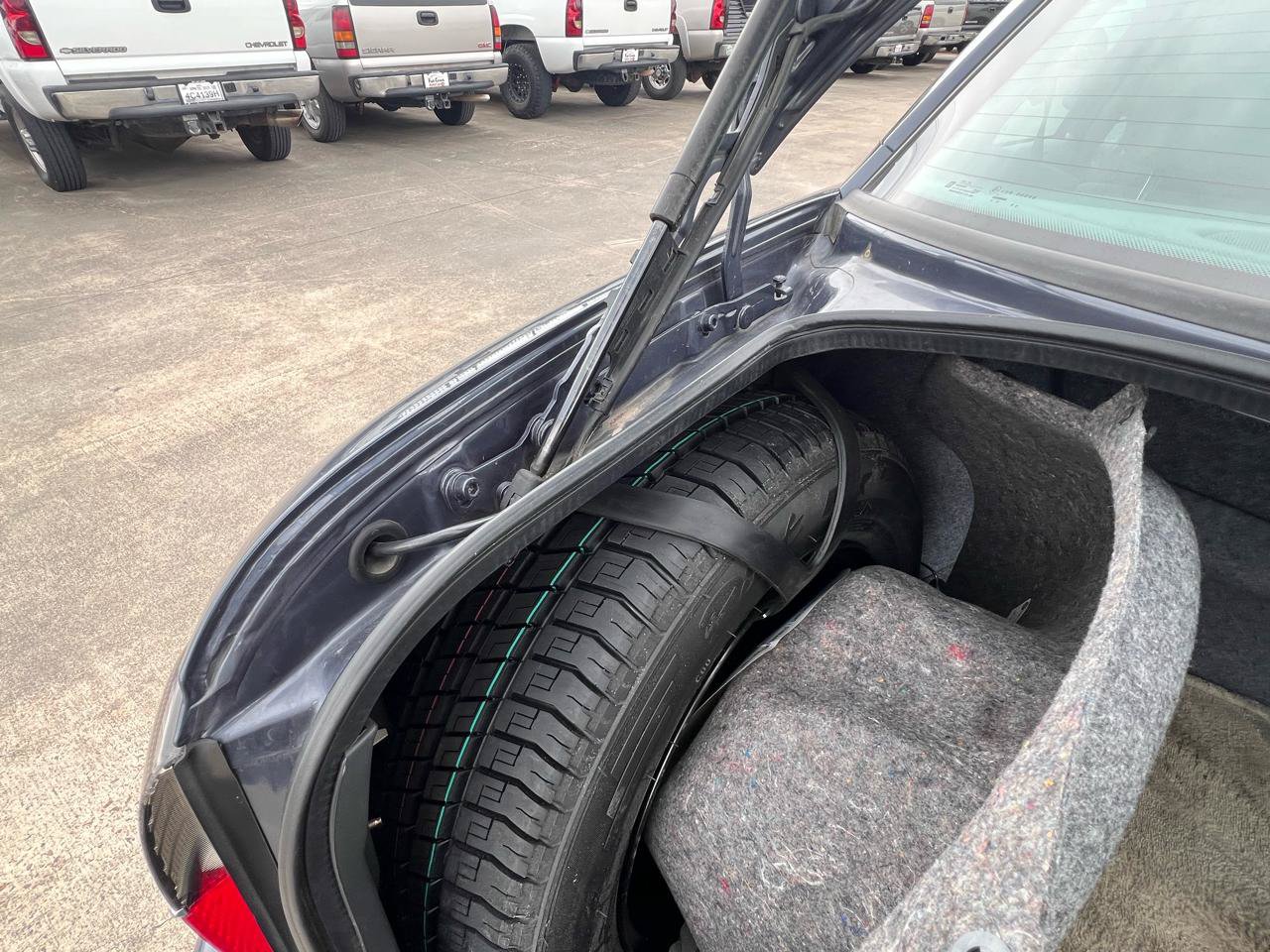 Used 1997 Cadillac Catera RWD image 31