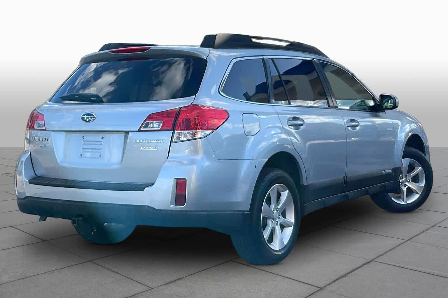 Used 2014 Subaru Outback 2.5i Limited AWD/4WD image 12