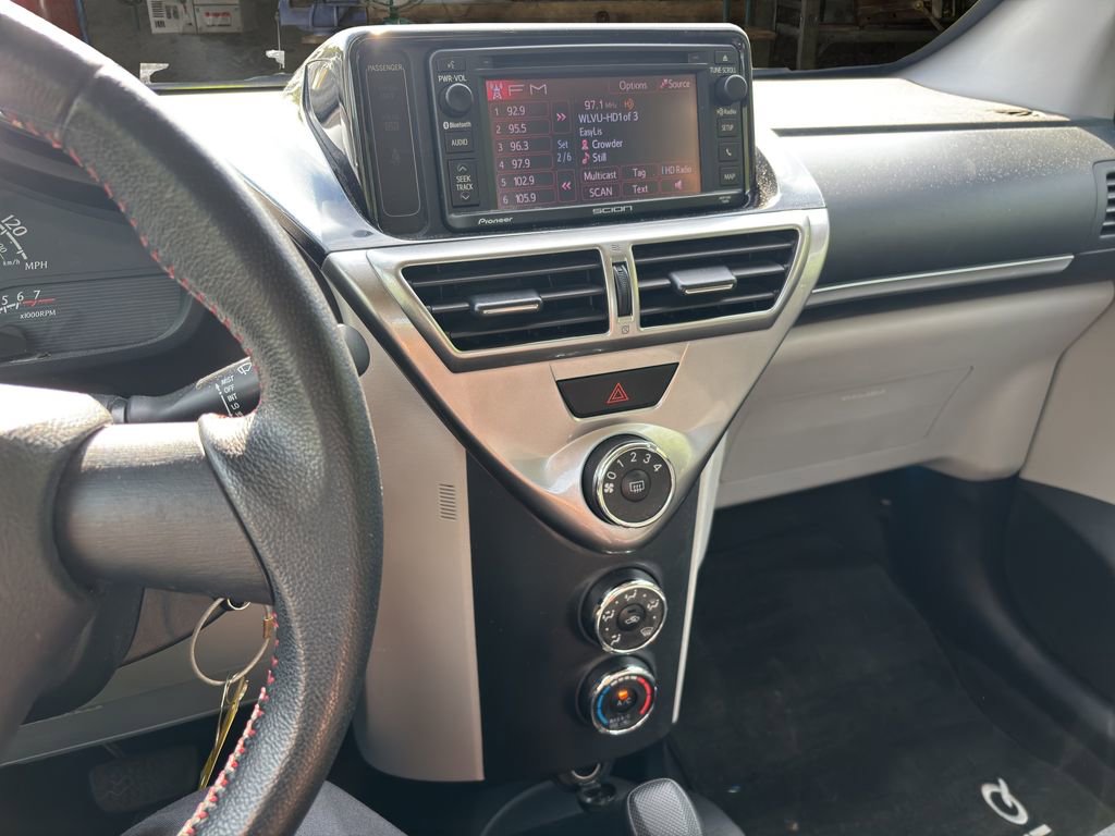 Used 2014 Scion iQ image 22