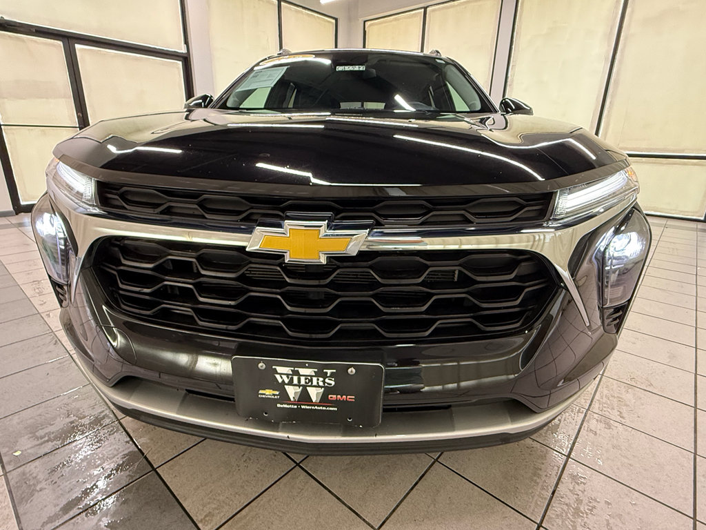 Used 2025 Chevrolet Trax LT w/ LT Convenience Package FWD image 13