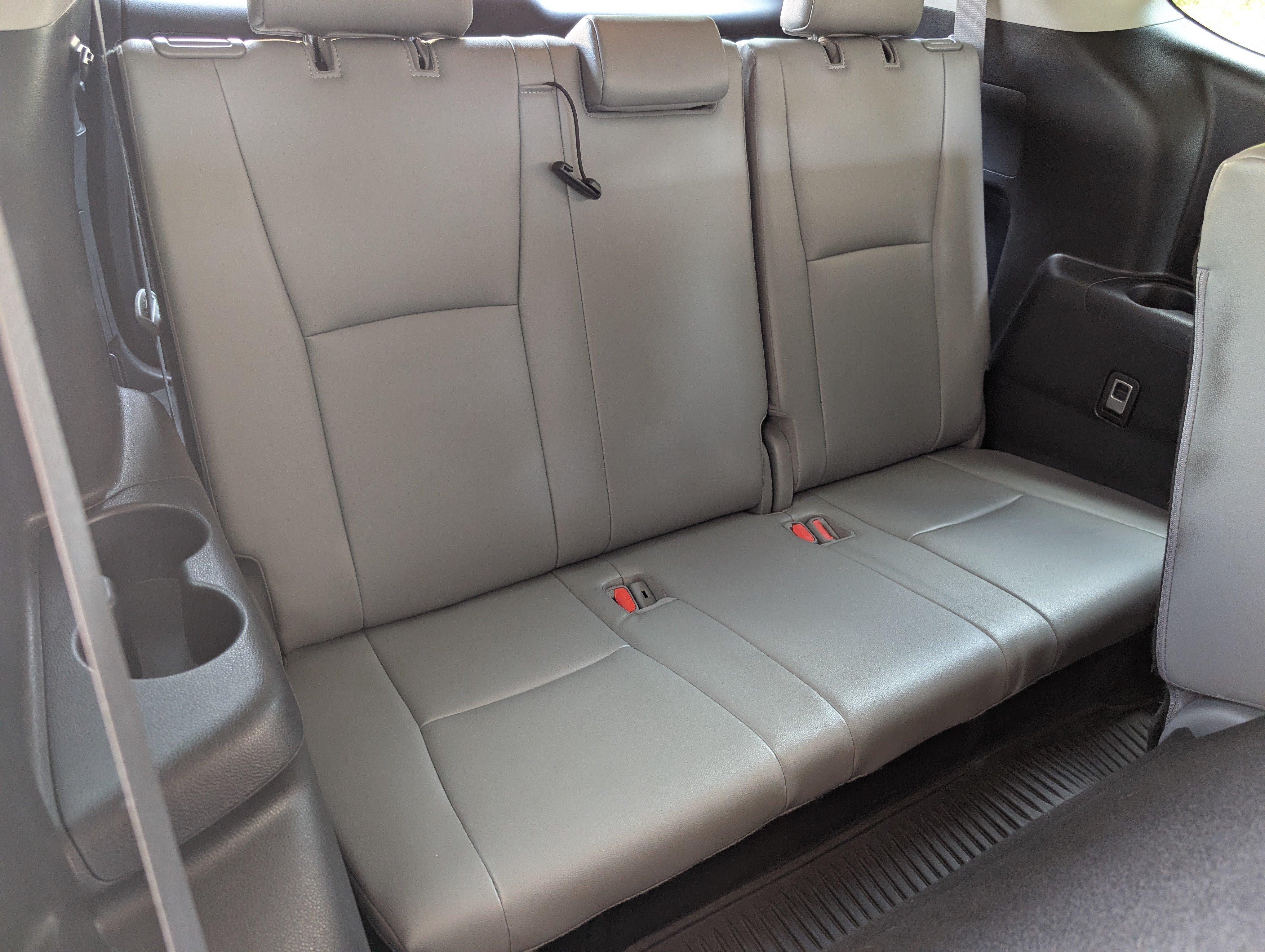 Used 2022 Toyota Highlander XLE AWD/4WD image 22