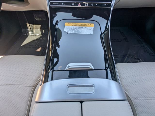 Used 2025 Mercedes-Benz C 300 Sedan image 19