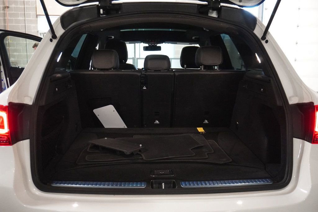 Used 2020 Mercedes-Benz GLC 300 4MATIC w/ Parking Assistance Package image 18