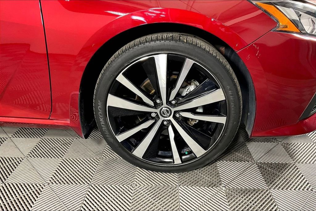 Used 2021 Nissan Altima 2.5 SR w/ SR Premium Package image 11