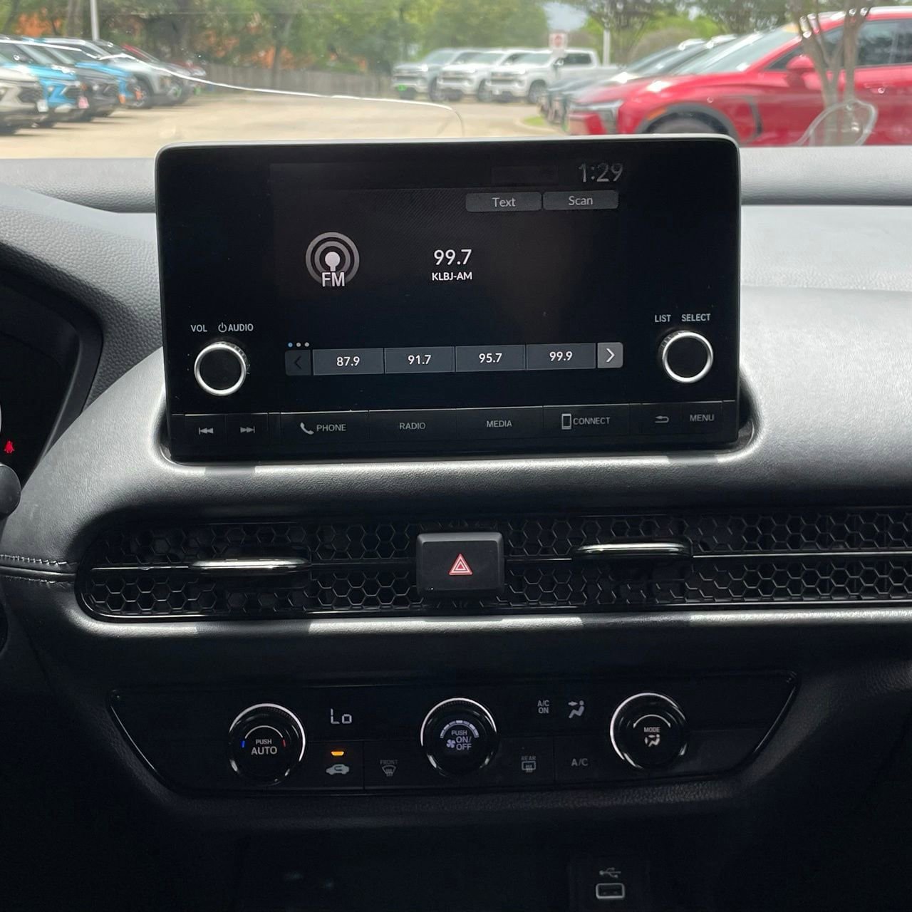 Used 2025 Honda HR-V LX image 17