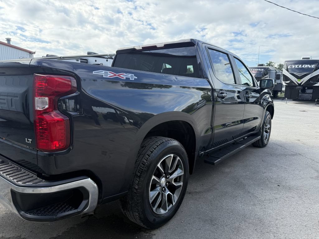 Used 2022 Chevrolet Silverado 1500 LT AWD/4WD image 26
