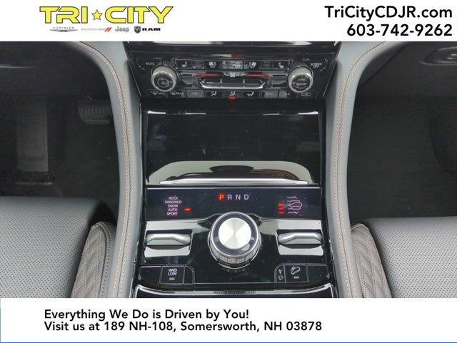 Used 2025 Jeep Grand Cherokee L Summit image 20