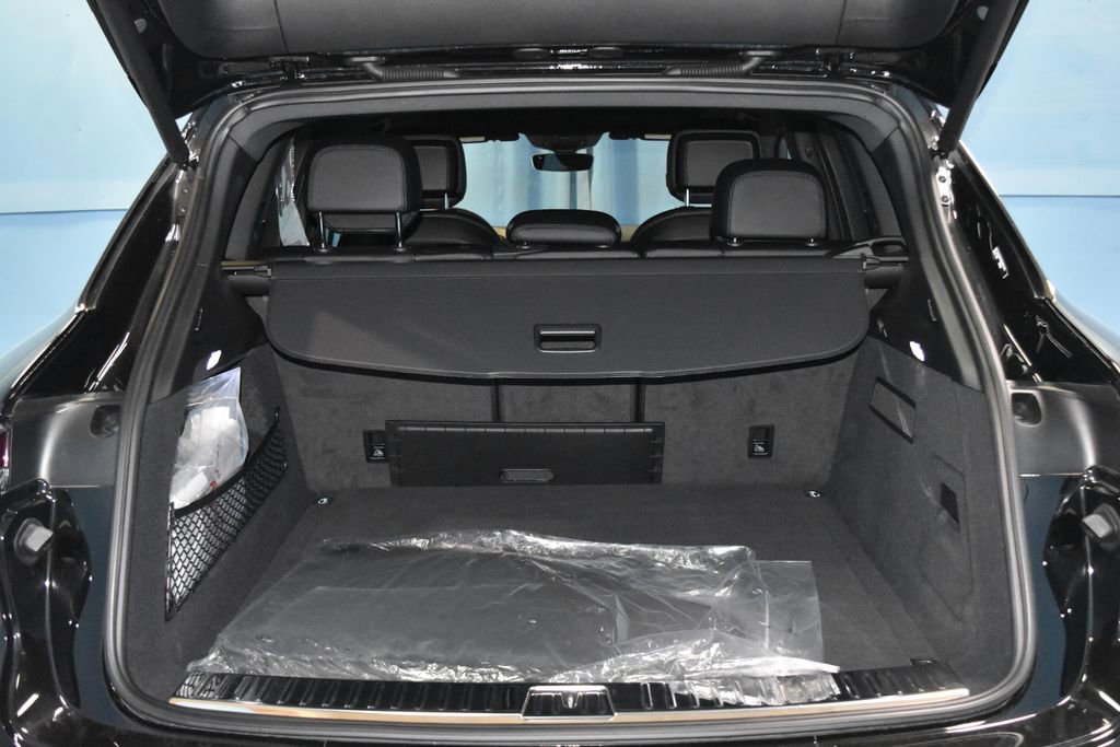 Certified 2025 Porsche Cayenne image 33