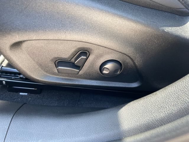 Used 2023 Jeep Renegade Latitude w/ Sun/Sound Group AWD/4WD image 40