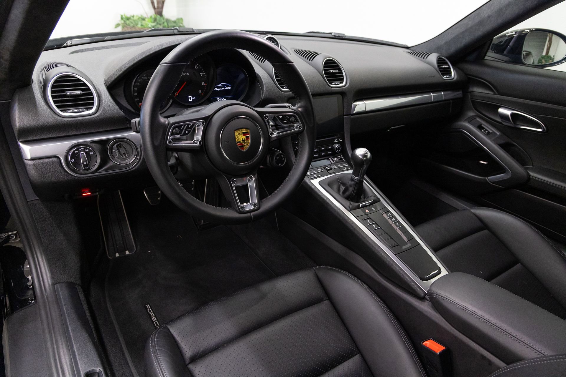 Used 2021 Porsche 718 Cayman GTS RWD image 5