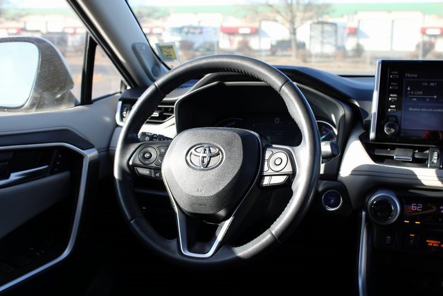 Used 2020 Toyota RAV4 Limited image 22