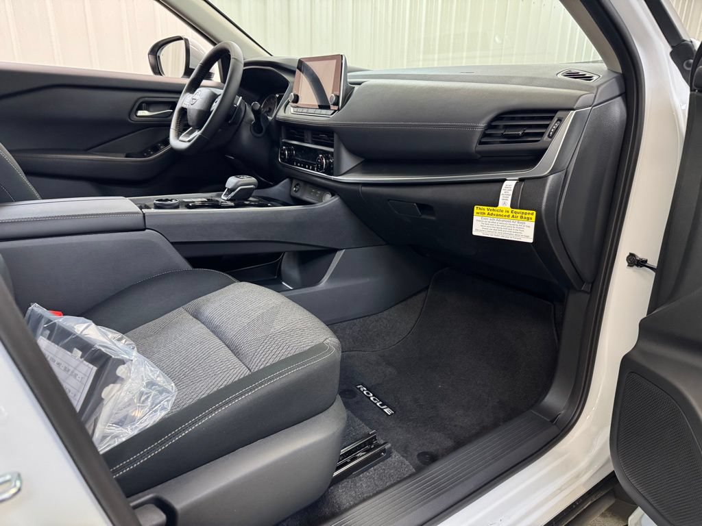 New 2026 Nissan Rogue SV w/ Cold Weather Package AWD/4WD image 26