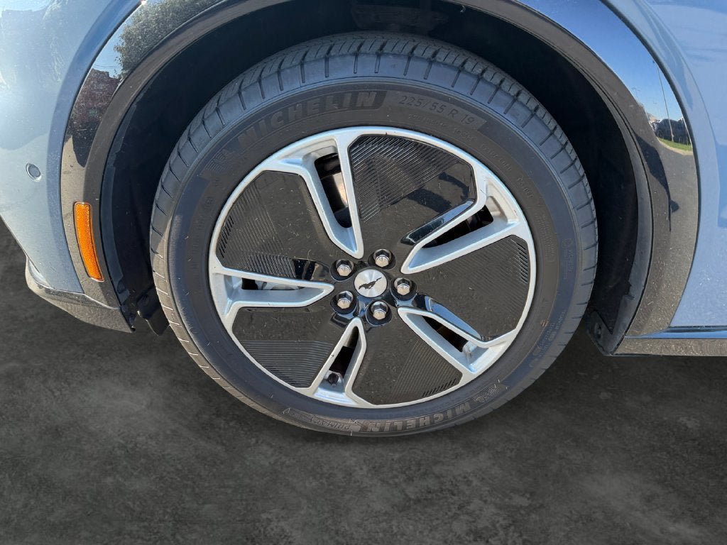 Certified 2023 Ford Mustang Mach-E Premium AWD/4WD image 5