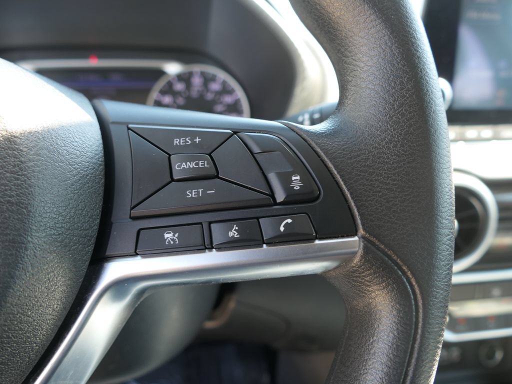 Used 2024 Nissan Sentra SV FWD image 14
