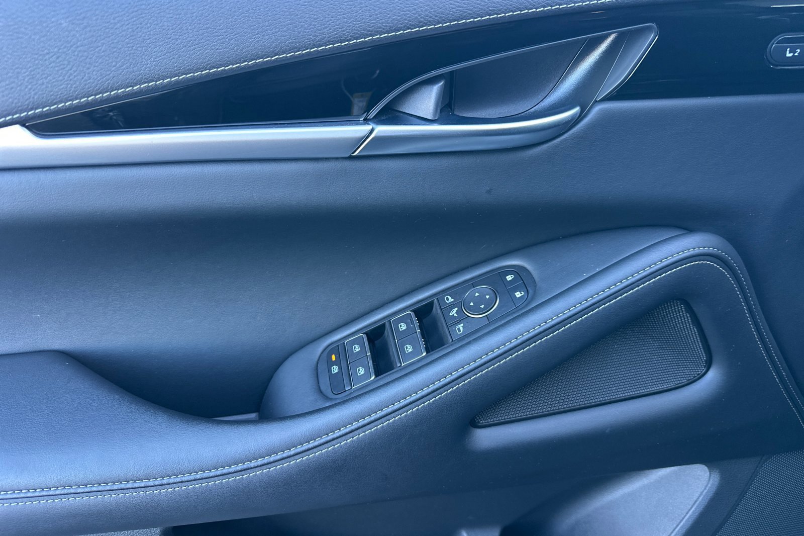 Used 2025 INFINITI QX60 Pure image 12