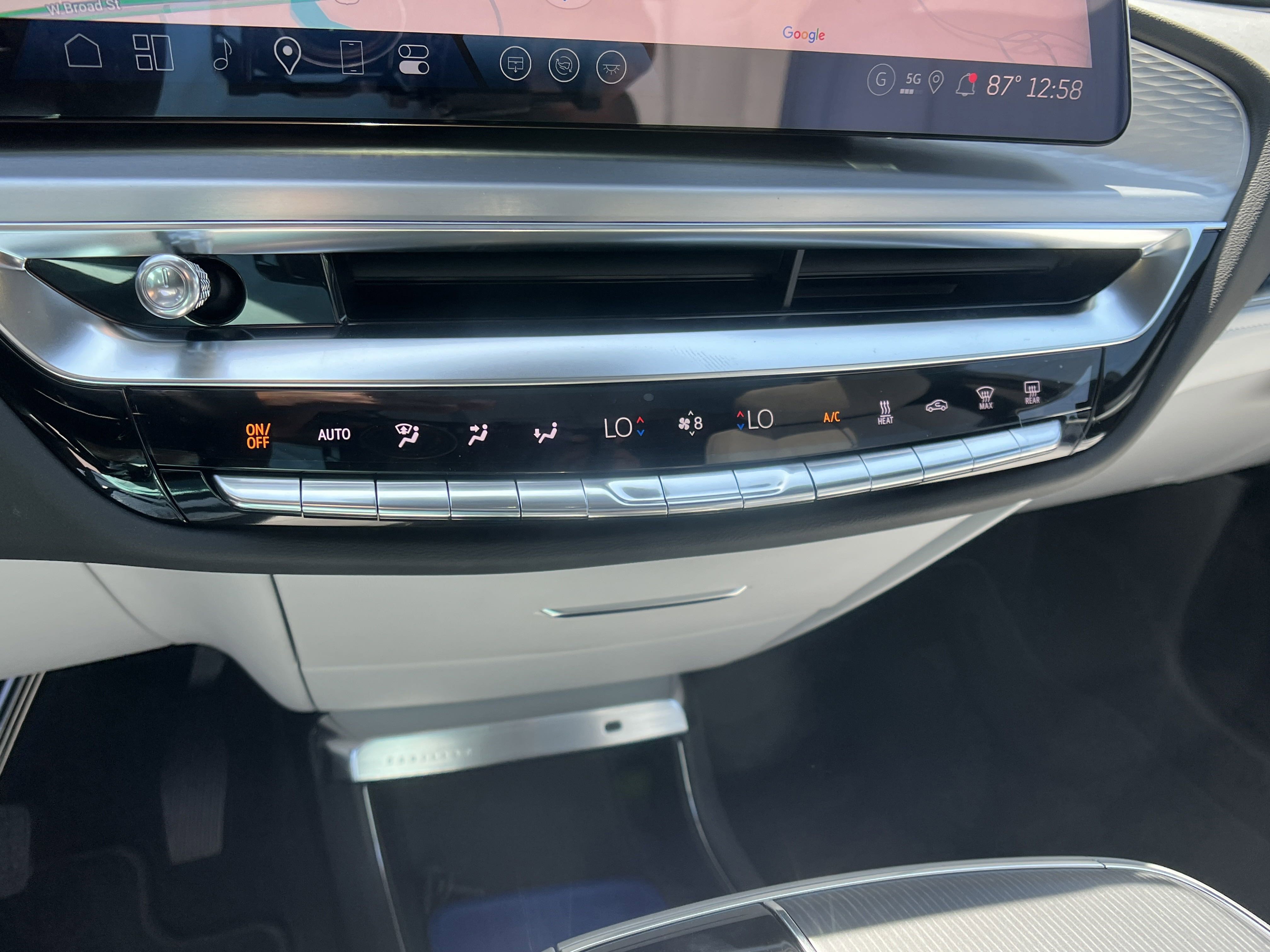 New 2025 Cadillac Lyriq Luxury image 30