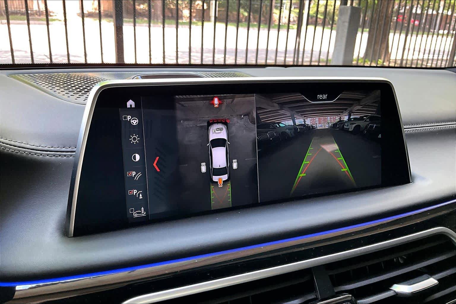 Used 2018 BMW 750i RWD image 26