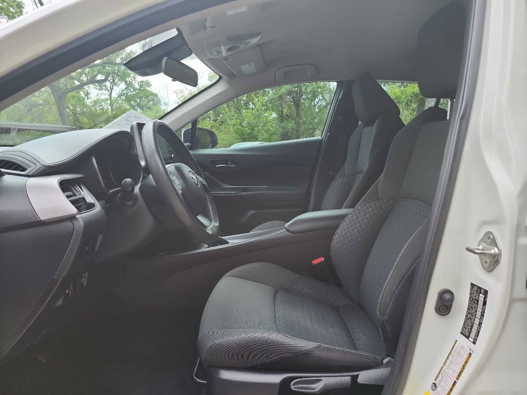 Used 2021 Toyota C-HR LE FWD image 13