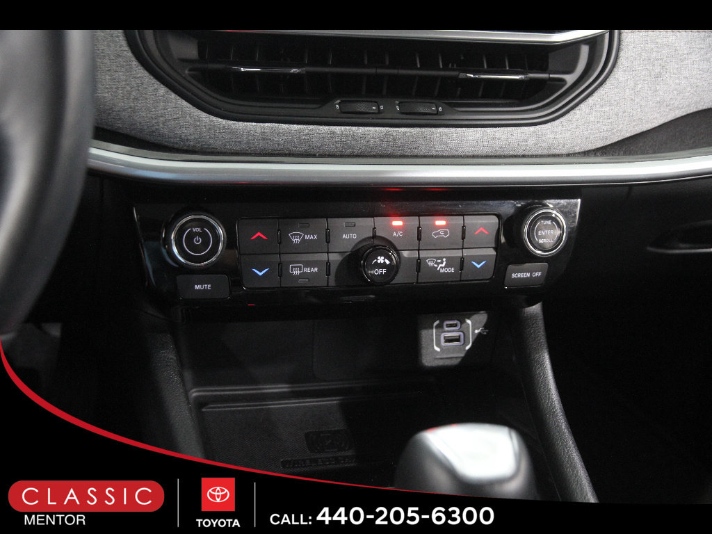 Used 2022 Jeep Compass Latitude w/ Sun and Sound Group AWD/4WD image 15