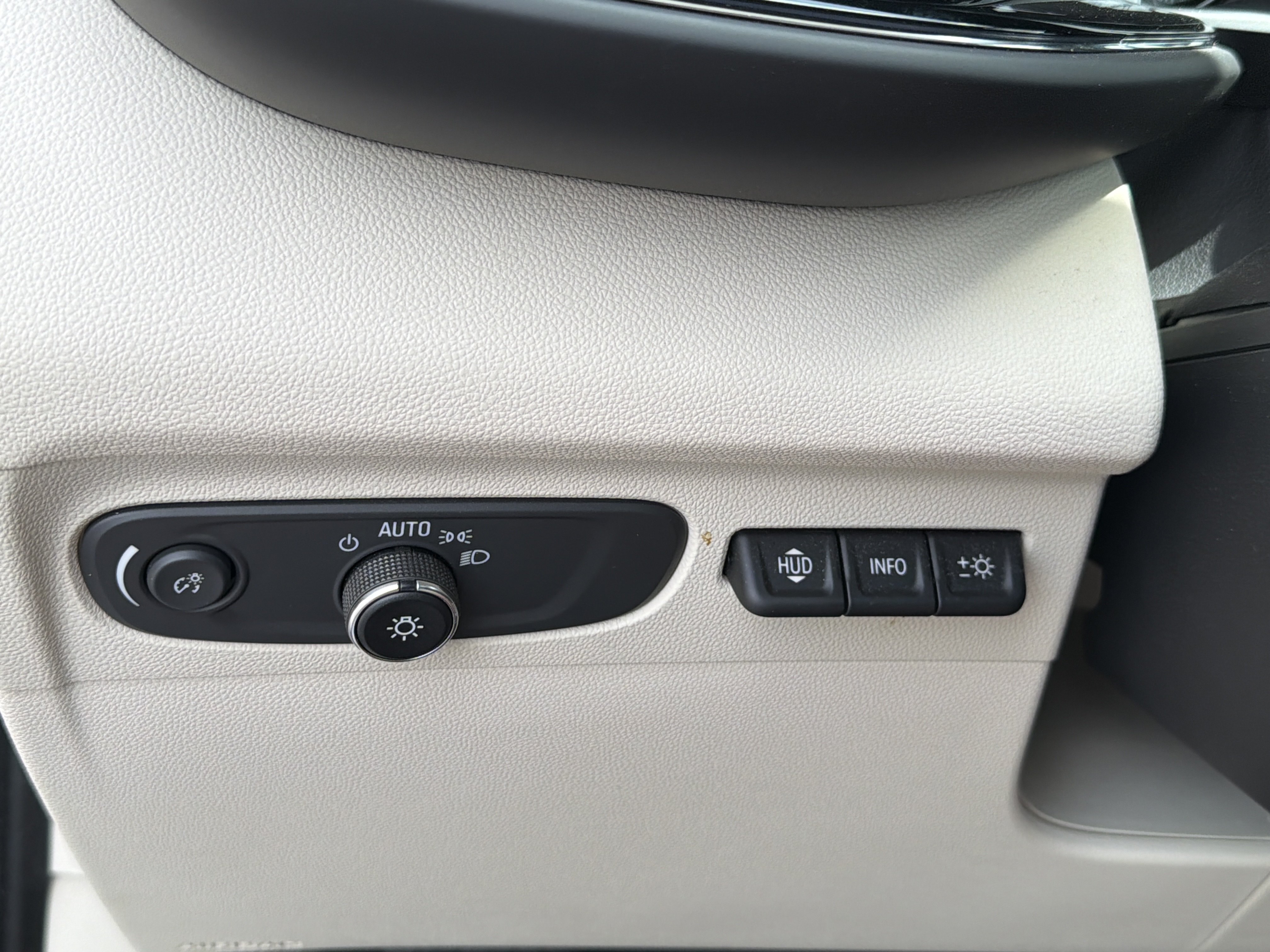 Used 2023 Buick Envision Avenir FWD image 33