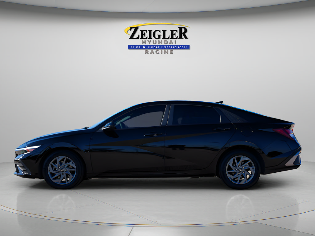 Certified 2024 Hyundai Elantra SEL FWD image 4