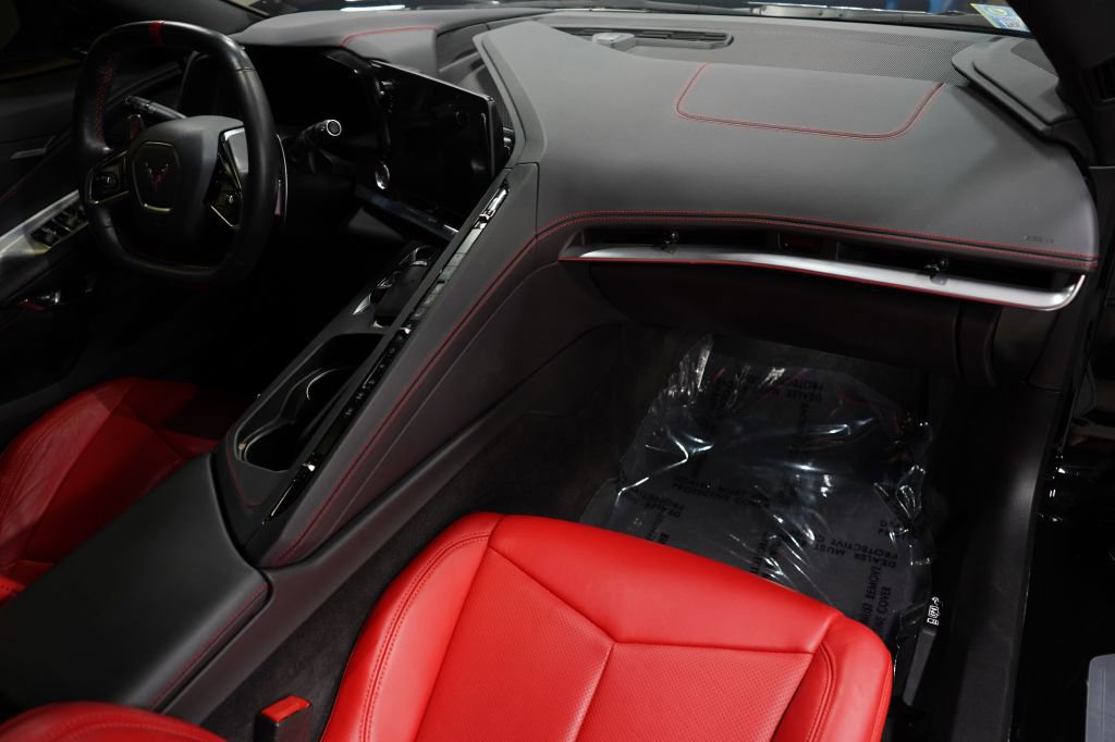 Used 2022 Chevrolet Corvette Stingray Convertible w/ Z51 Performance Package RWD image 23