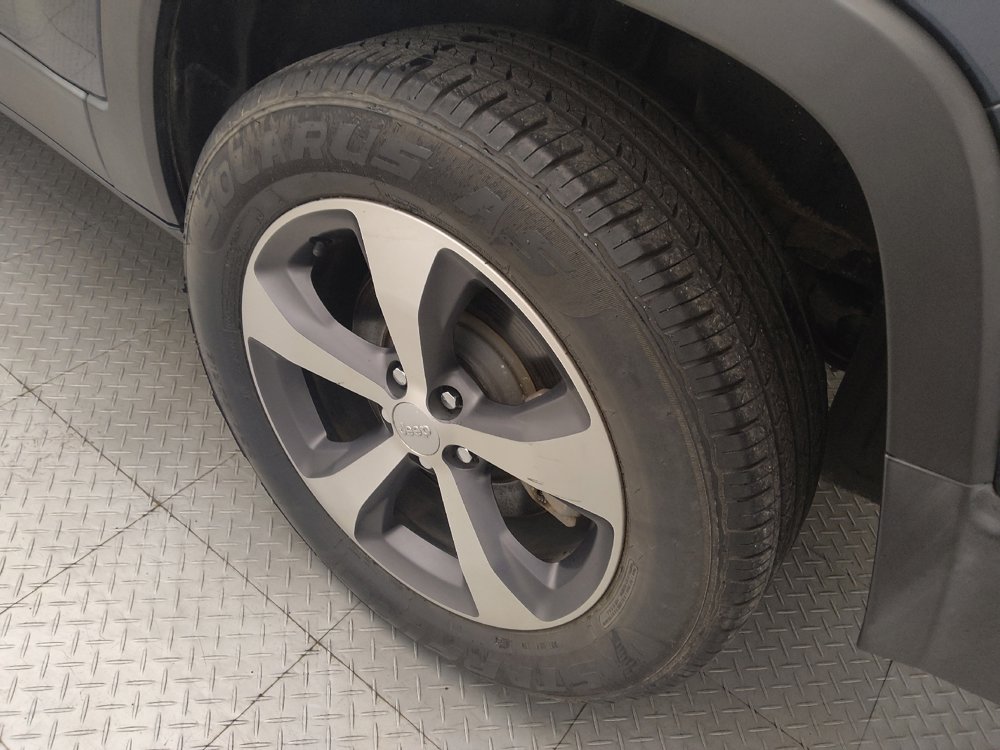 Used 2020 Jeep Cherokee Limited AWD/4WD image 31
