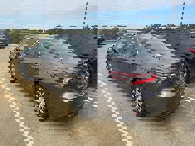 Used 2021 Toyota Camry LE image 28